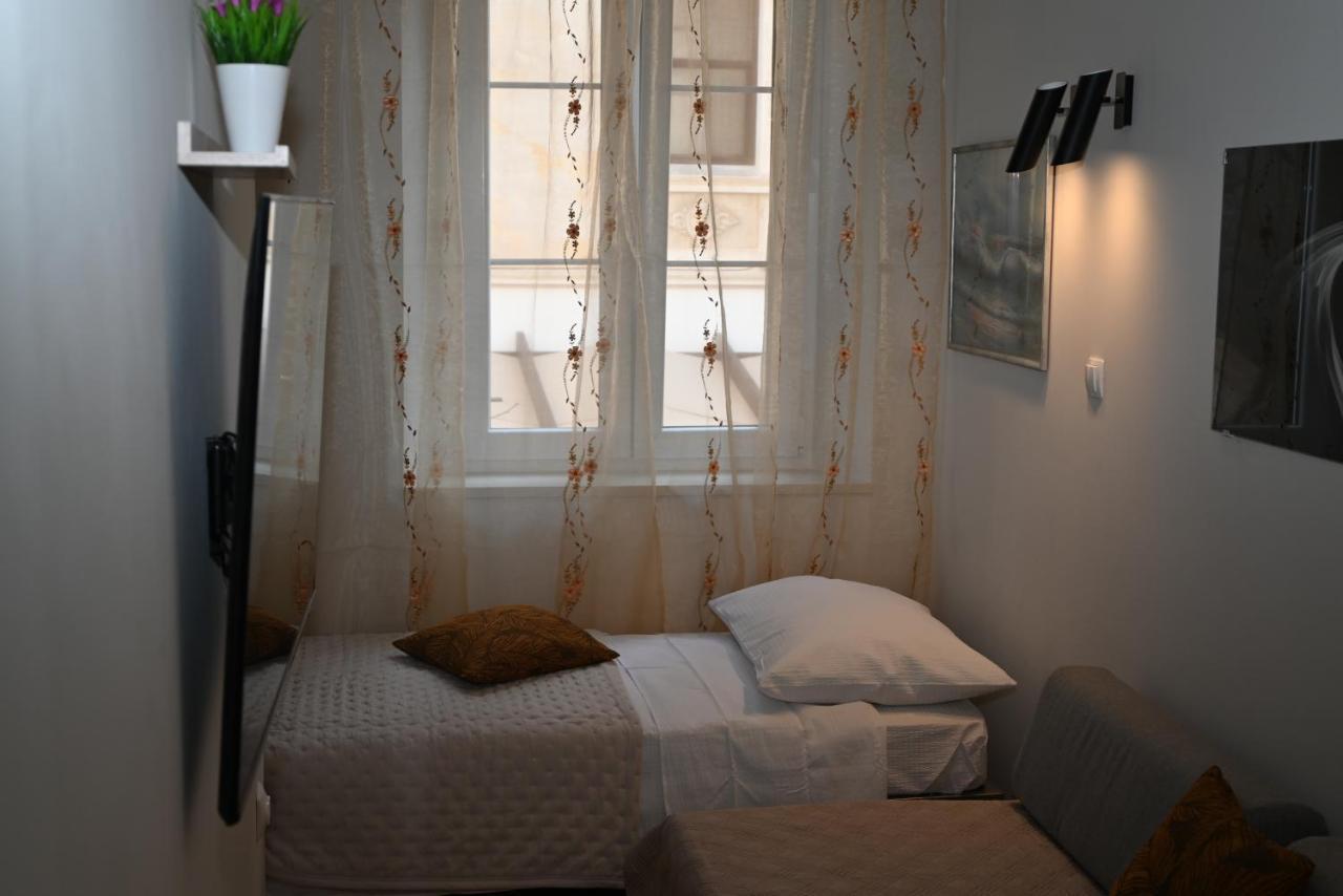 Old Town Apartment Омиш Экстерьер фото