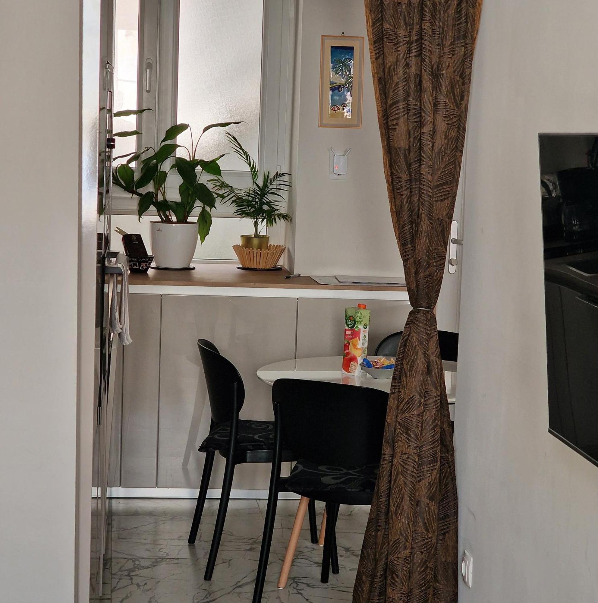 Old Town Apartment Омиш Экстерьер фото