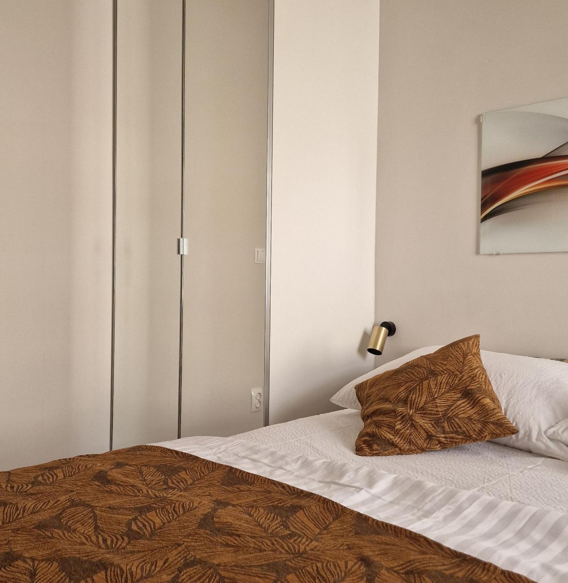 Old Town Apartment Омиш Экстерьер фото
