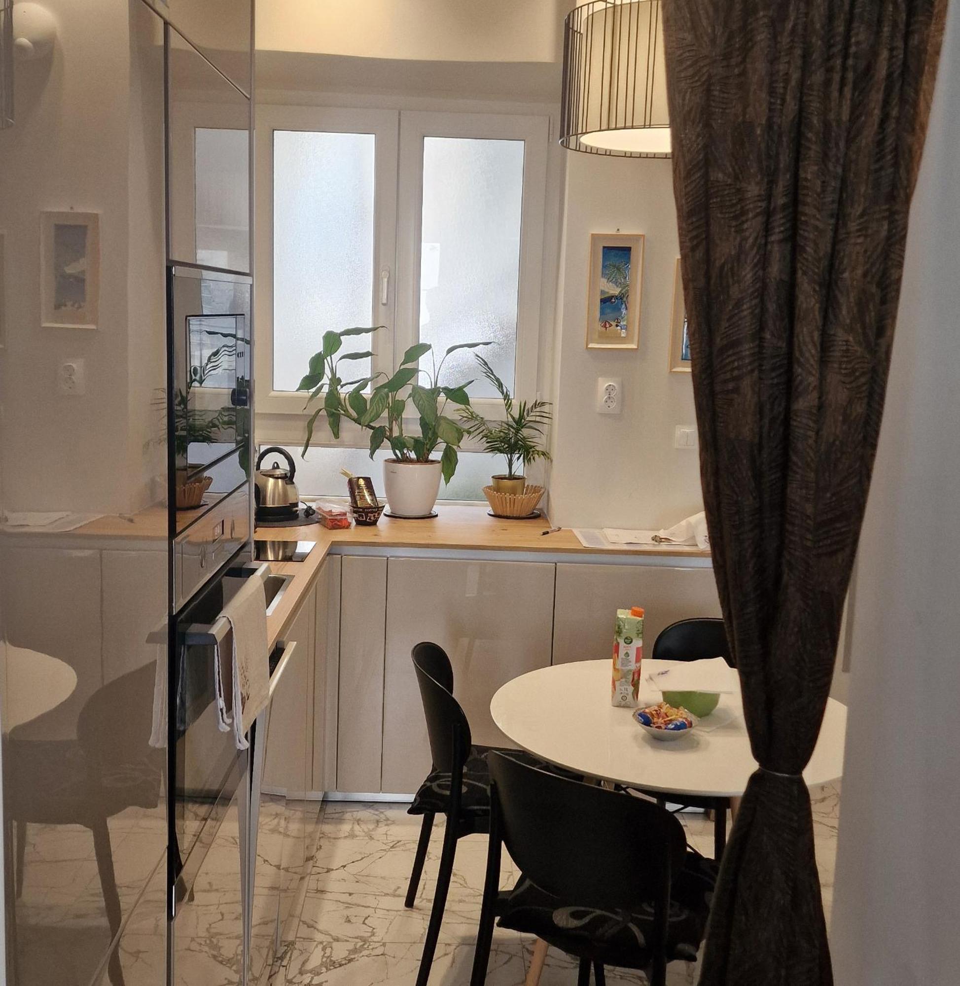 Old Town Apartment Омиш Экстерьер фото